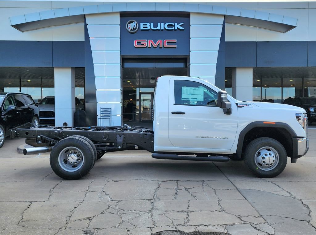 New 2026 GMC Sierra 3500 Pro w/ Convenience Package AWD/4WD image 2