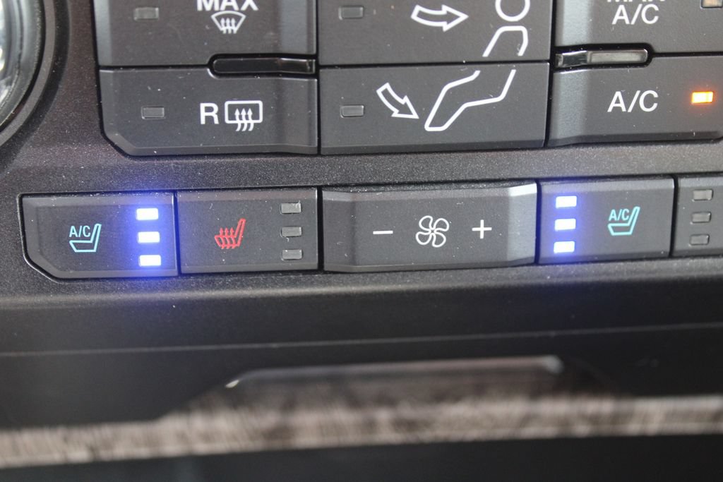 Used 2019 Ford F350 Lariat w/ Lariat Value Package AWD/4WD image 47