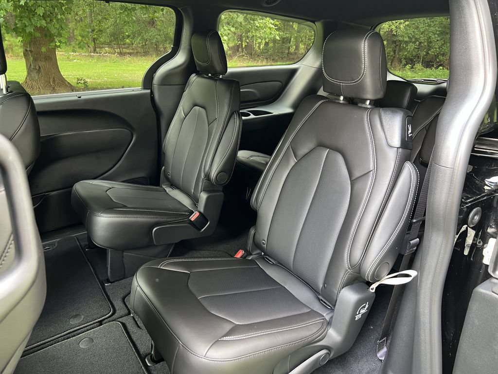 New 2026 Chrysler Pacifica Select FWD image 19