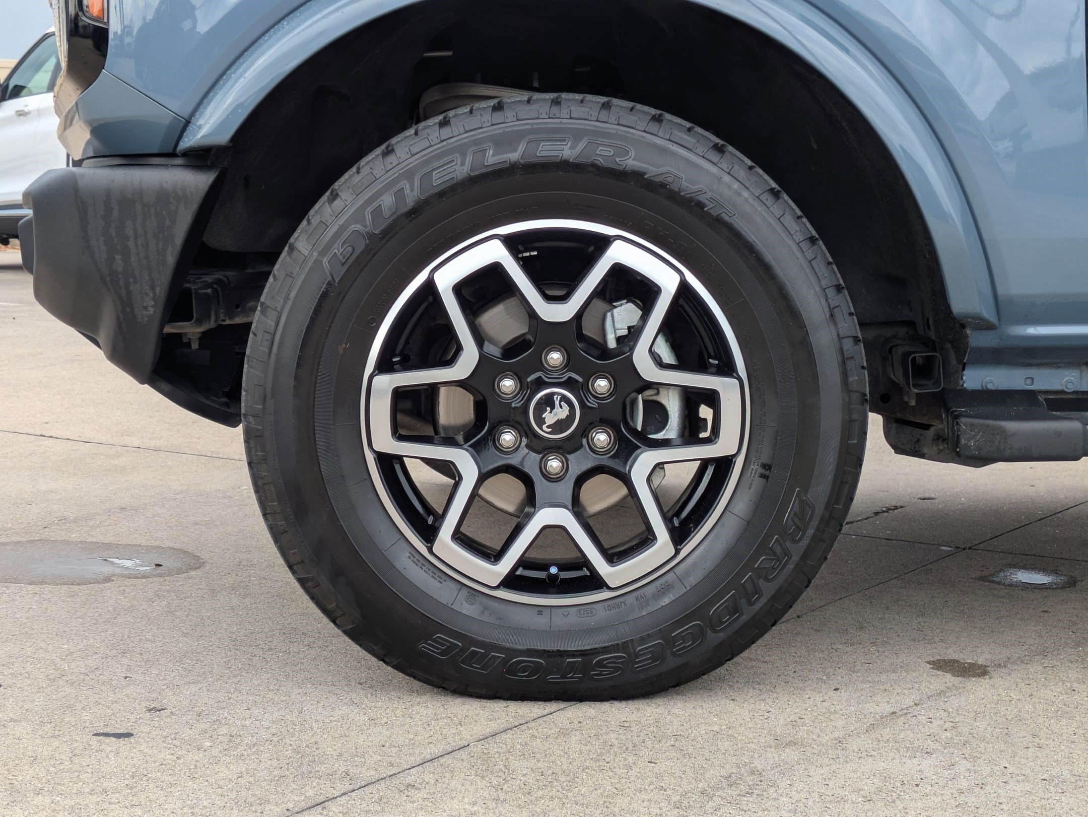 Used 2024 Ford Bronco Outer Banks image 12