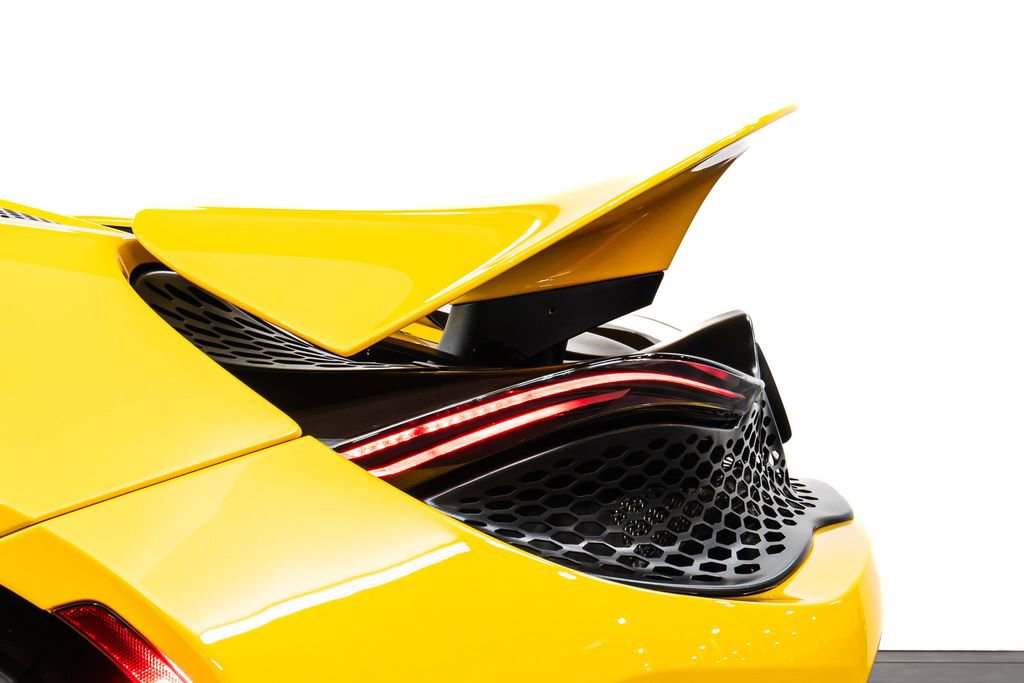 Used 2024 McLaren 750S Spider image 21