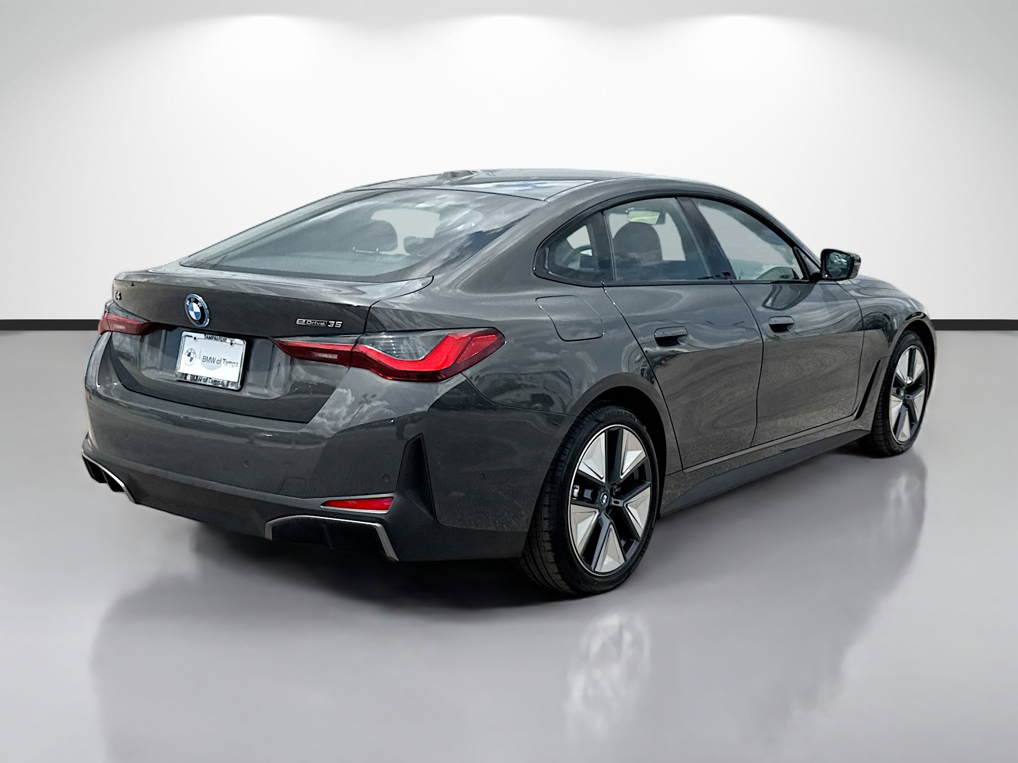 Used 2023 BMW i4 eDrive35 w/ Premium Package RWD image 3