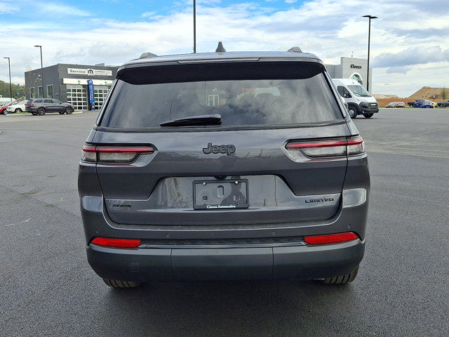 New 2025 Jeep Grand Cherokee L Limited w/ Black Appearance Package AWD/4WD image 9