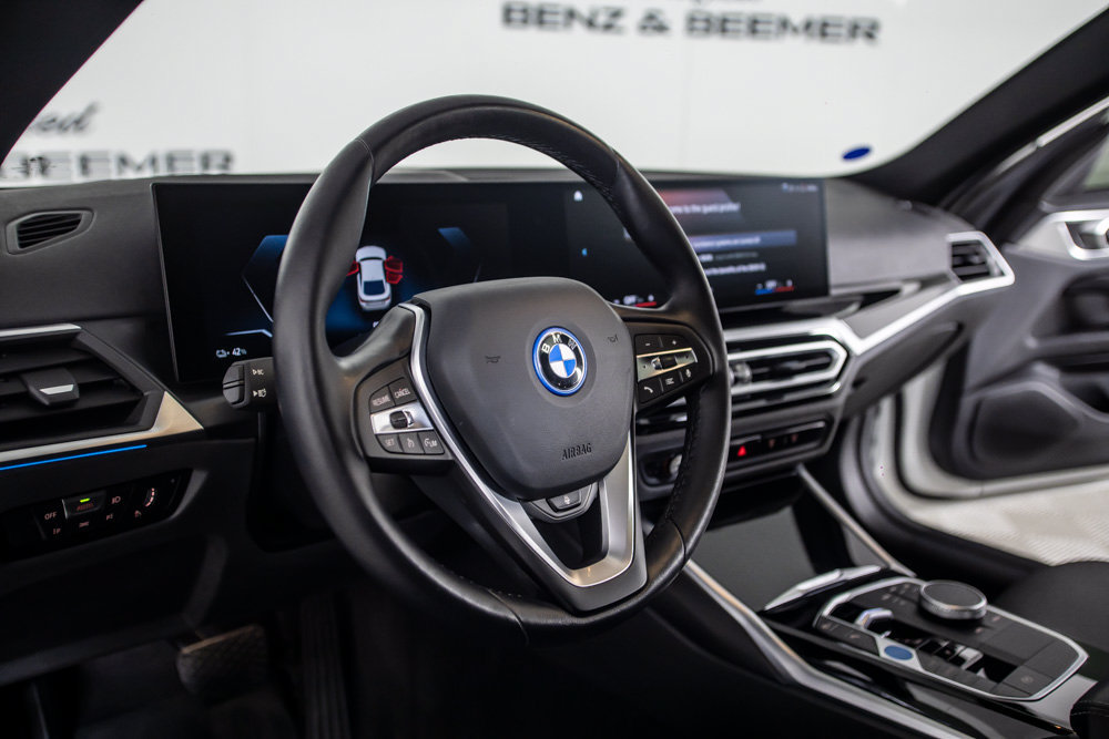 Used 2023 BMW i4 eDrive40 w/ Premium Package RWD image 19
