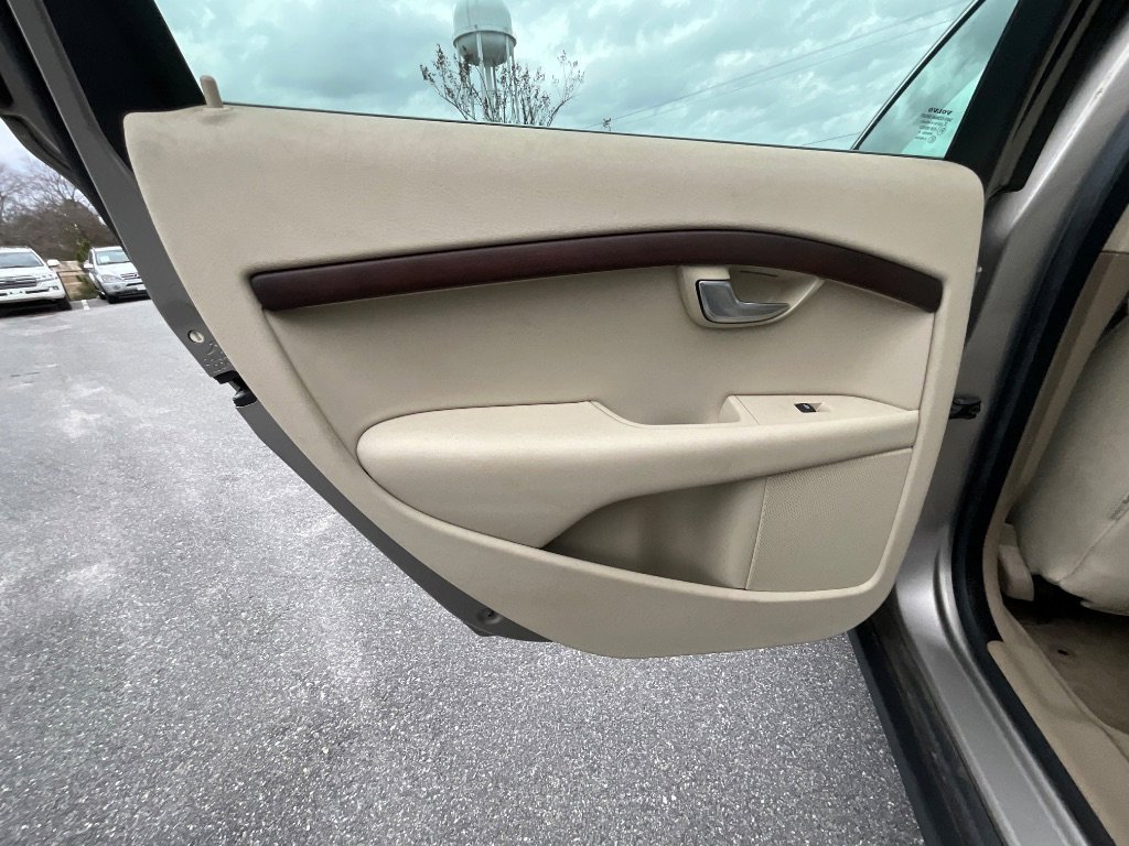 Used 2011 Volvo XC70 3.2 FWD image 18