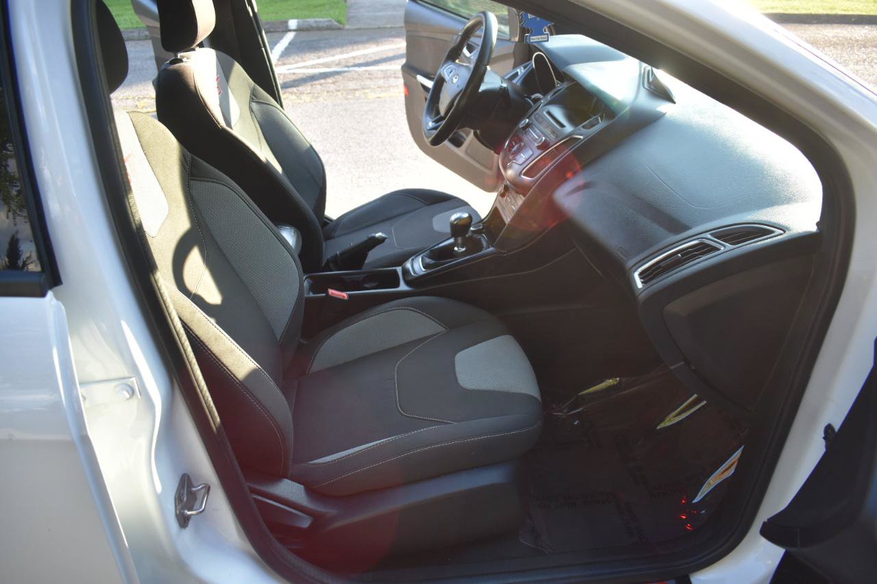 Used 2016 Ford Focus ST FWD image 19