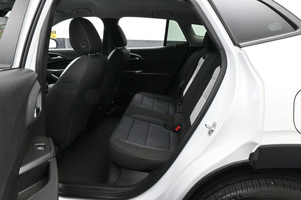 Used 2025 Chevrolet Trax LS FWD image 26