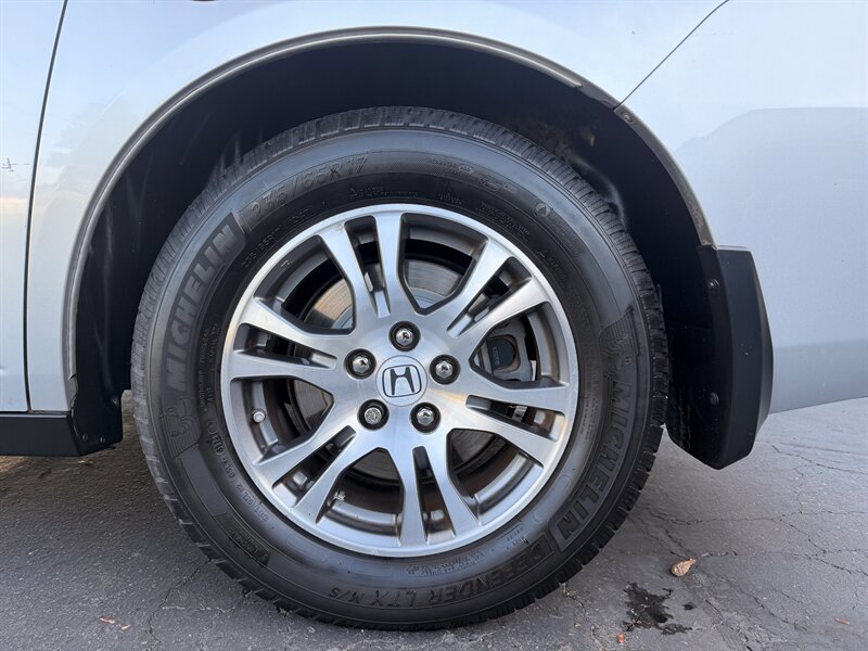 Used 2011 Honda Odyssey EX image 16