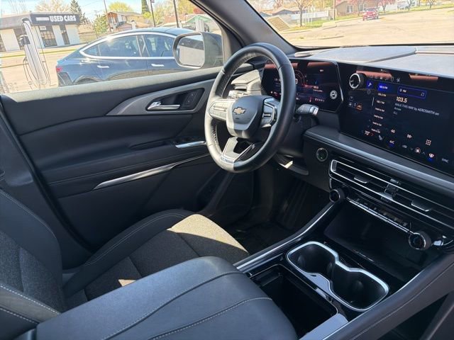 Used 2024 Chevrolet Traverse LT image 13