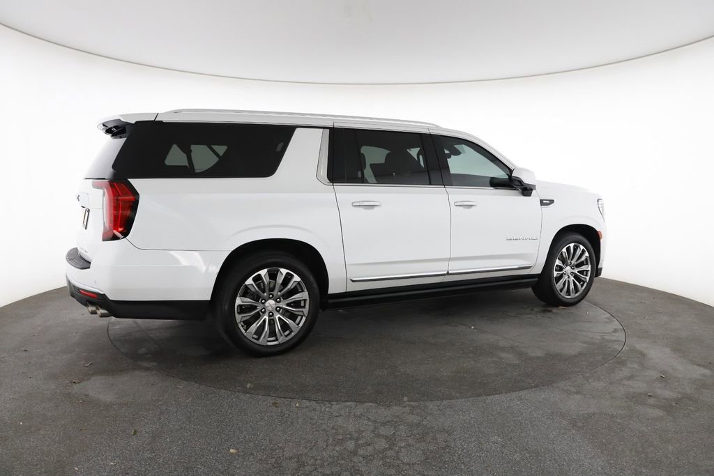 Used 2022 GMC Yukon XL Denali w/ Denali Ultimate Package AWD/4WD image 13