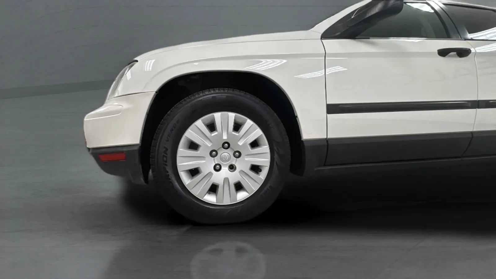 Used 2005 Chrysler Pacifica 2WD image 31