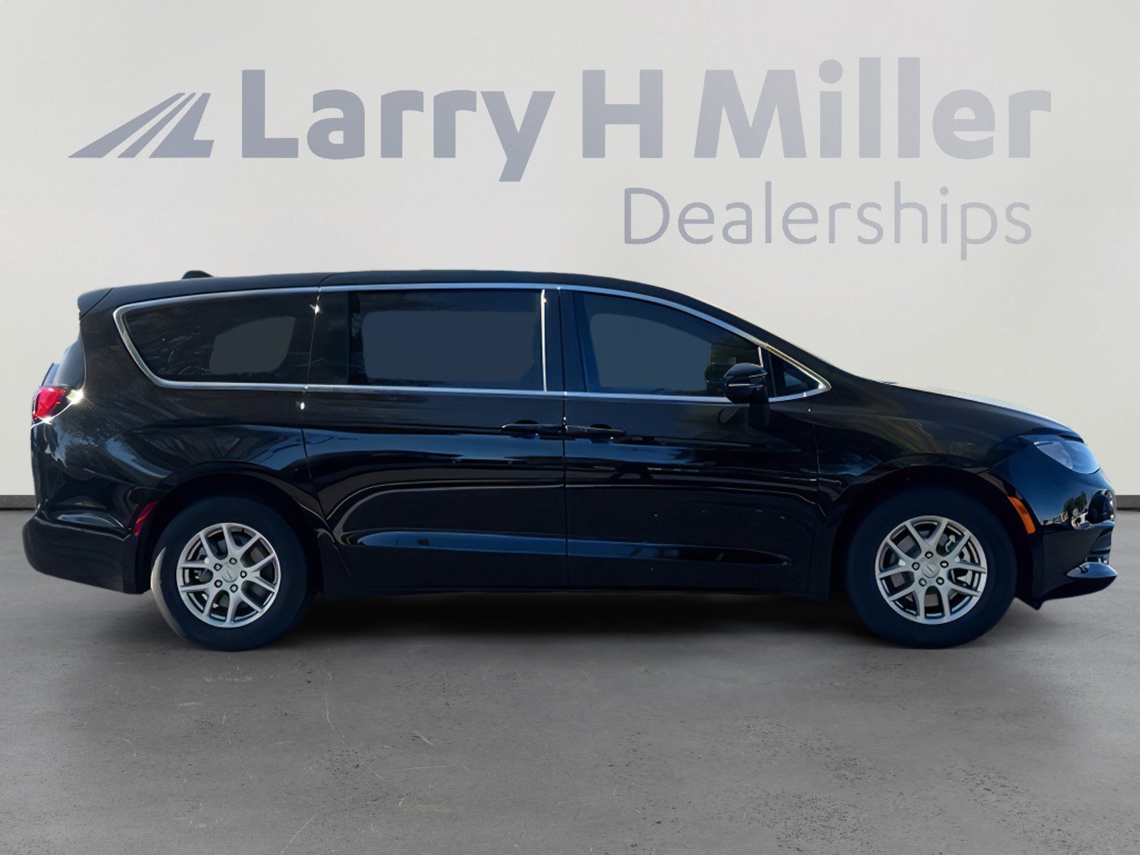 New 2026 Chrysler Voyager LX image 8