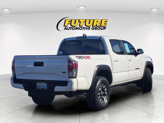 Used 2020 Toyota Tacoma TRD Off-Road w/ TRD Premium Off Road Package AWD/4WD image 4
