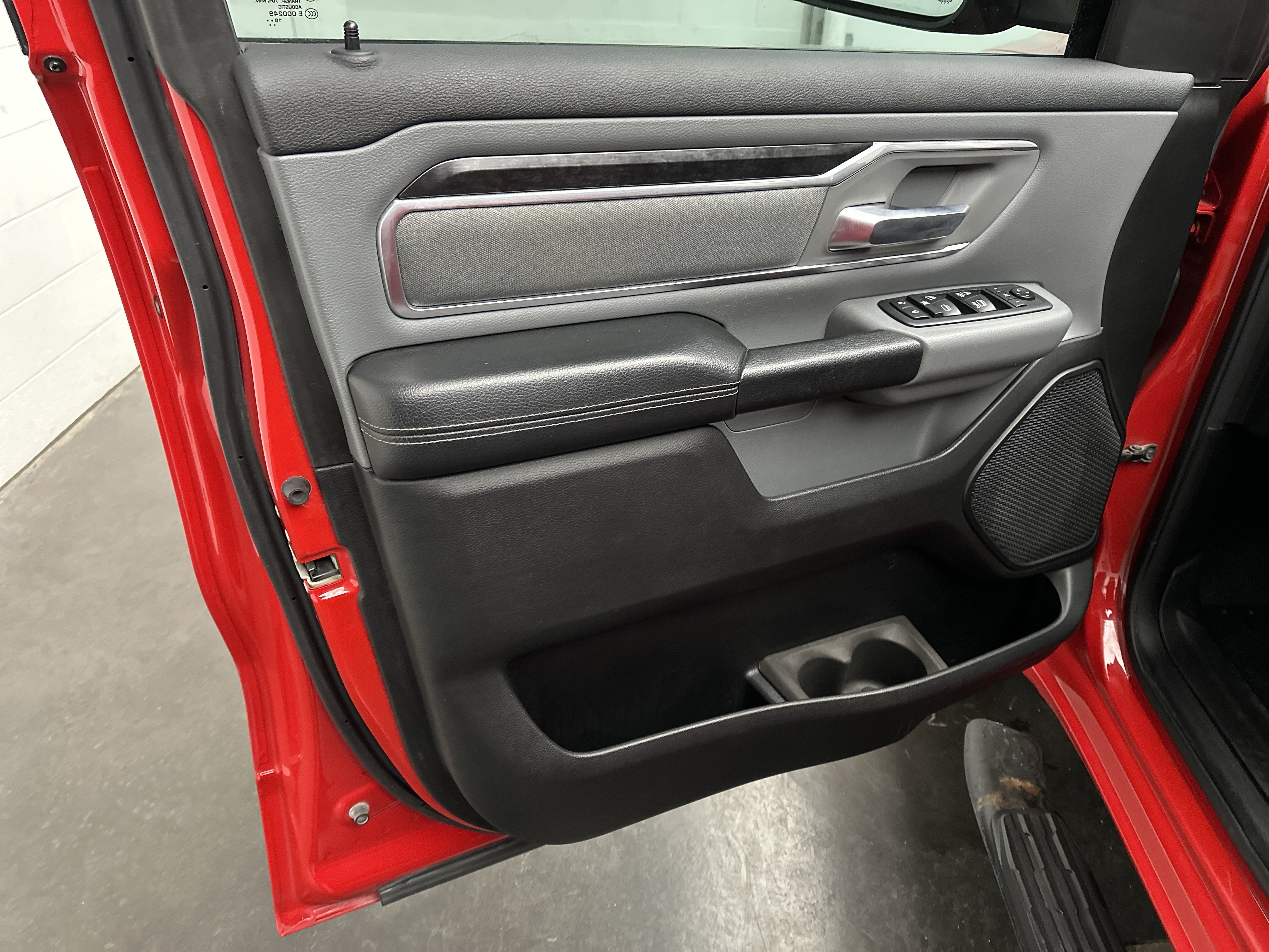 Used 2019 RAM 1500 Big Horn AWD/4WD image 18