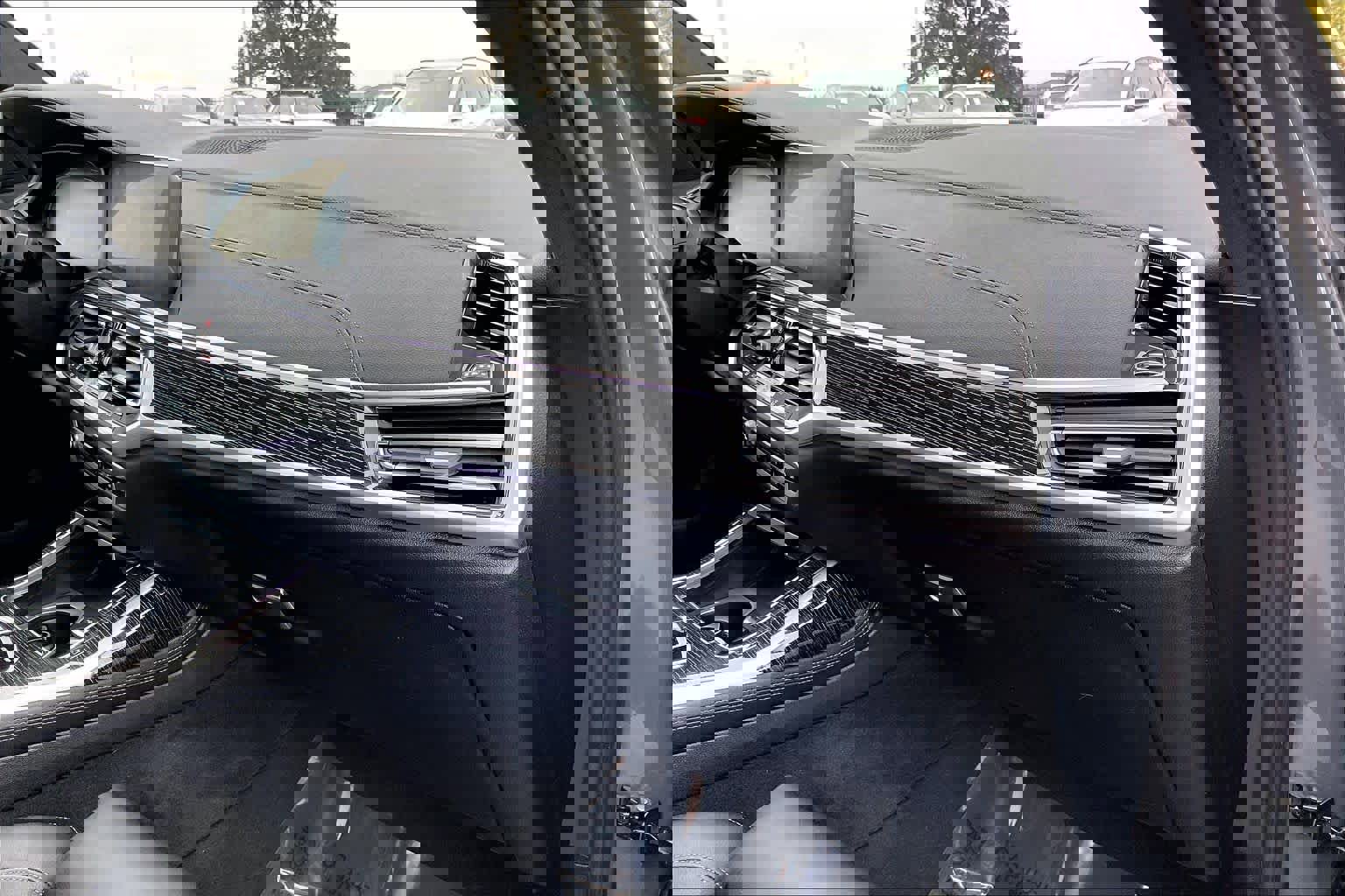 Used 2022 BMW X7 xDrive40i w/ M Sport Package image 17