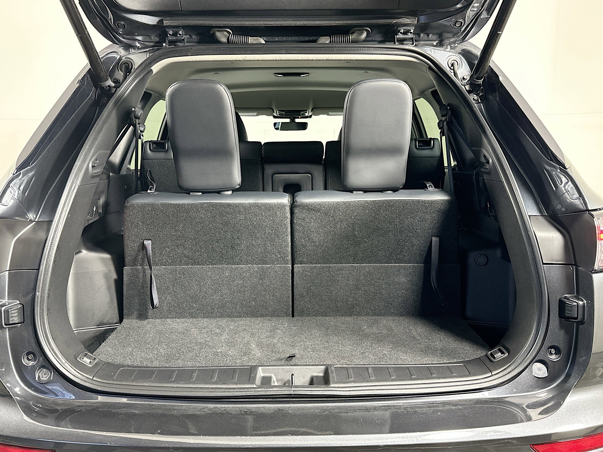 Used 2025 Mitsubishi Outlander SE image 29