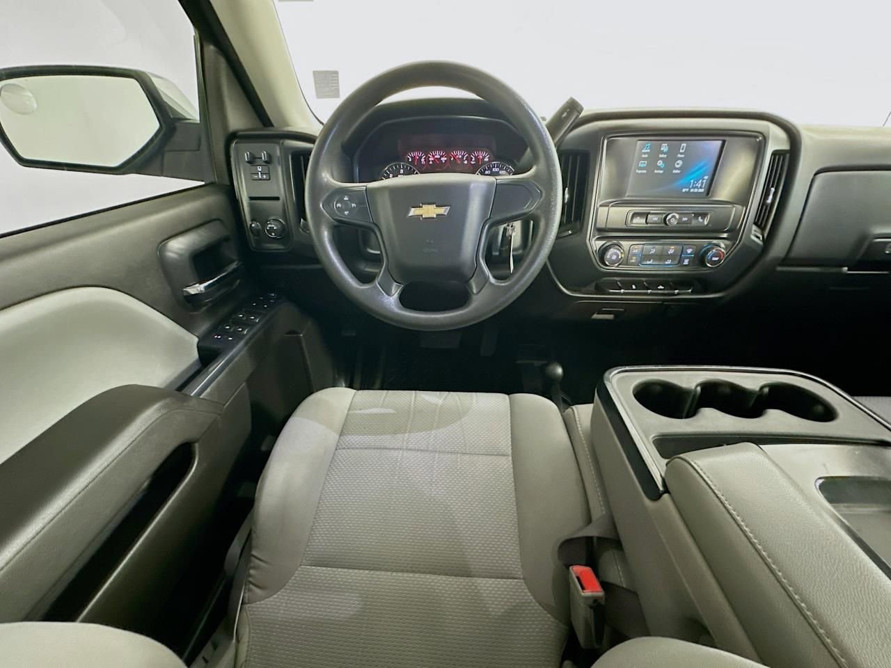 Used 2017 Chevrolet Silverado 1500 Custom w/ Custom Convenience Package AWD/4WD image 13