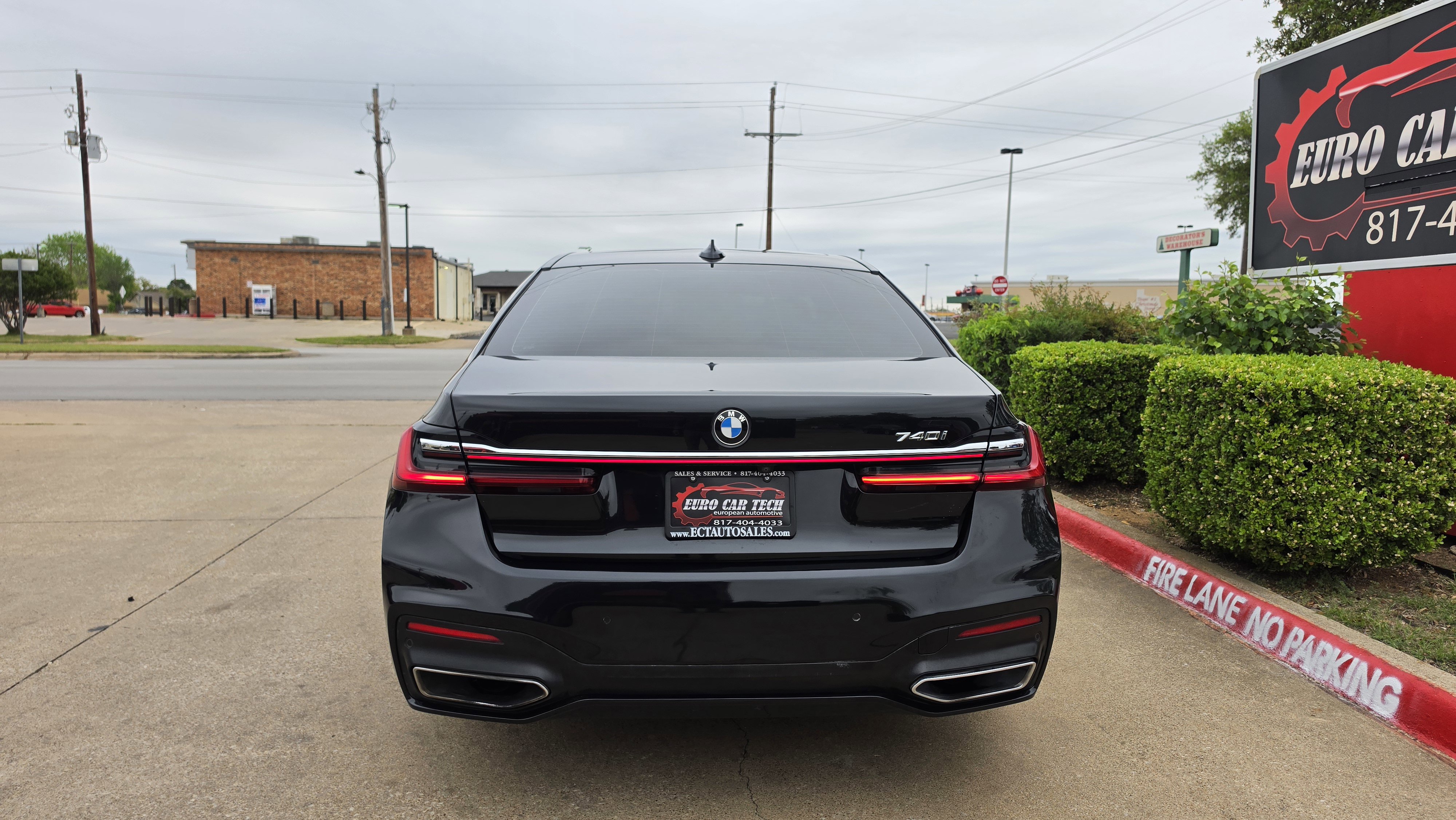 Used 2021 BMW 740i w/ M Sport Package image 4