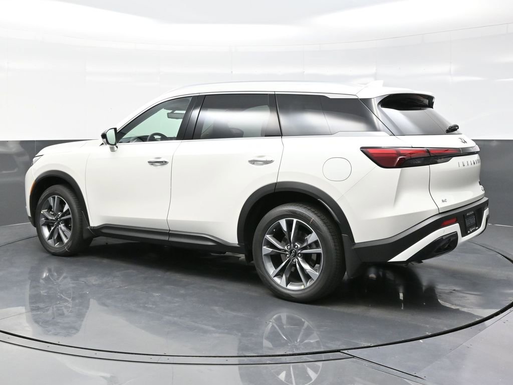 Certified 2025 INFINITI QX60 Luxe w/ Vision Package image 4