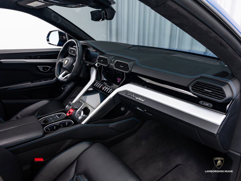 Used 2020 Lamborghini Urus image 39