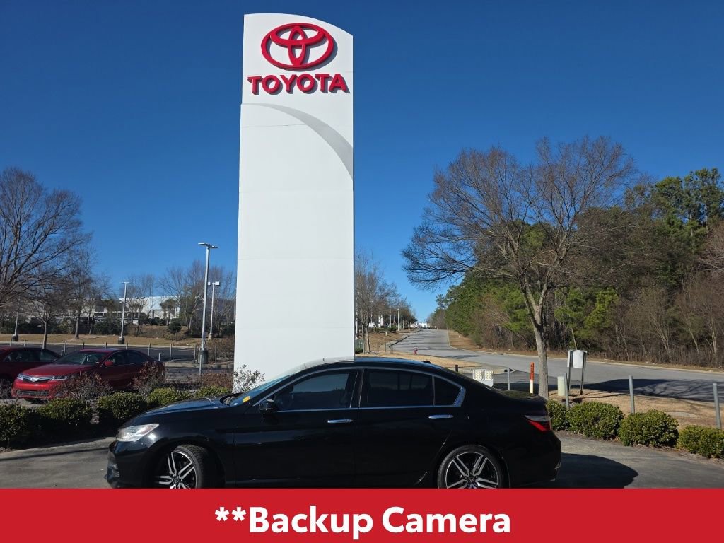 Used 2017 Honda Accord Touring image 3