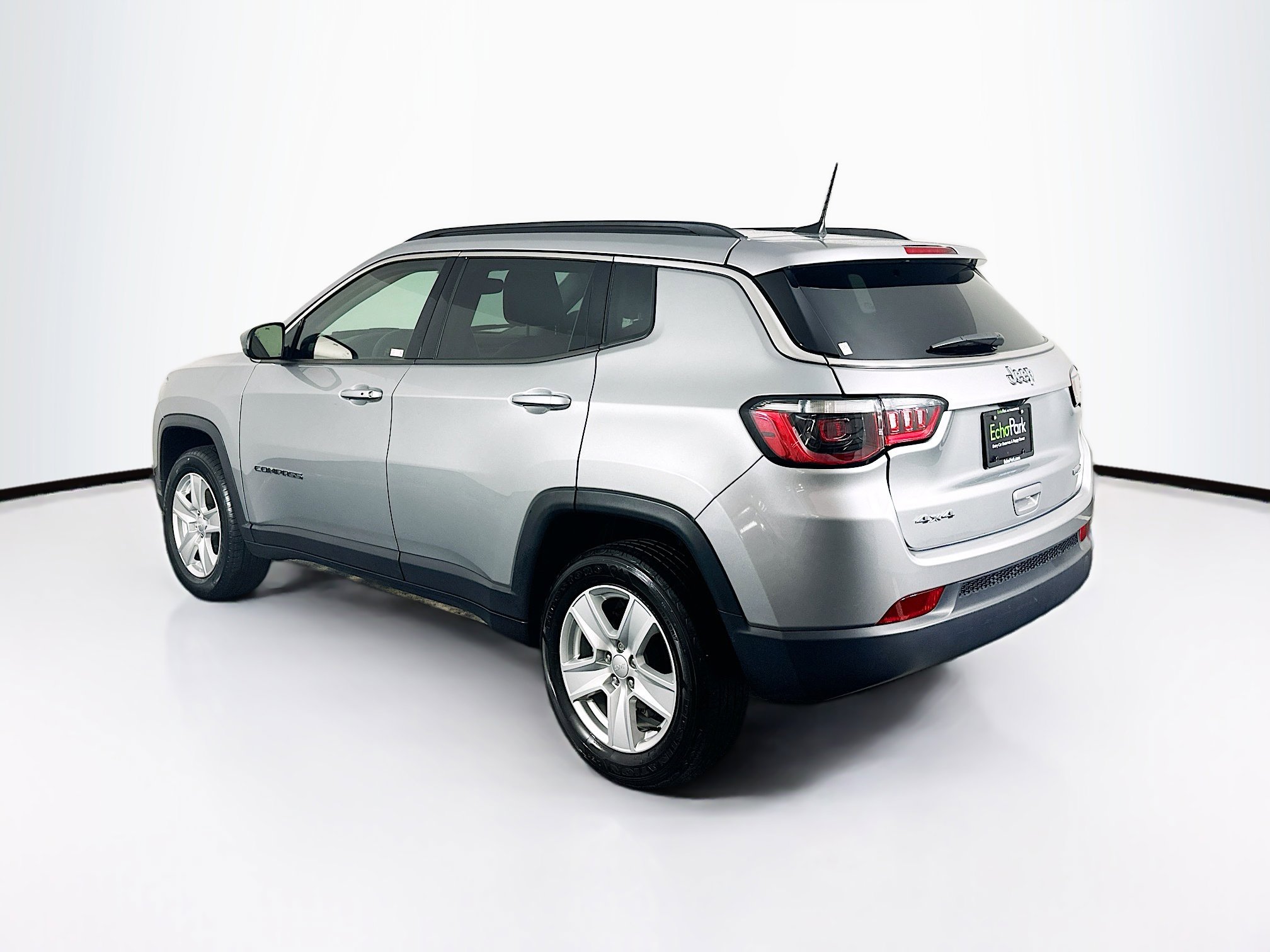 Used 2022 Jeep Compass Latitude image 5