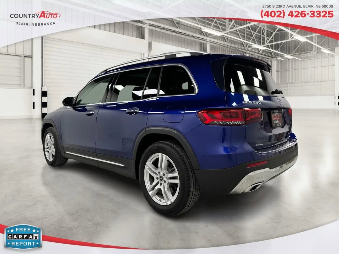 Used 2022 Mercedes-Benz GLB 250 4MATIC w/ Premium Package Lite image 3