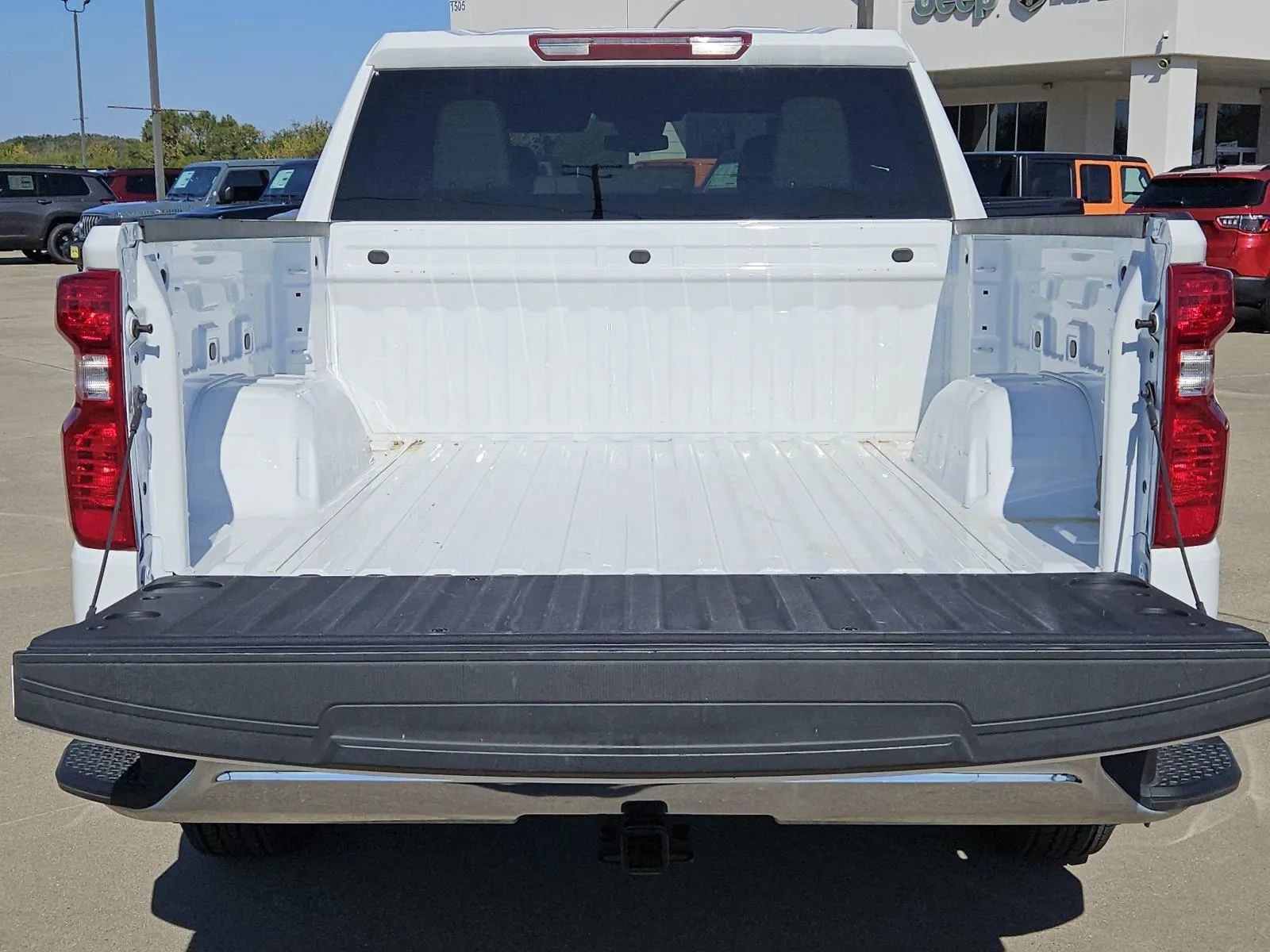 Used 2025 Chevrolet Silverado 1500 LT image 10