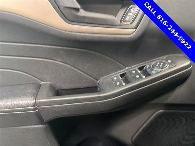 Used 2022 Ford Escape SE w/ Cold Weather Package image 13