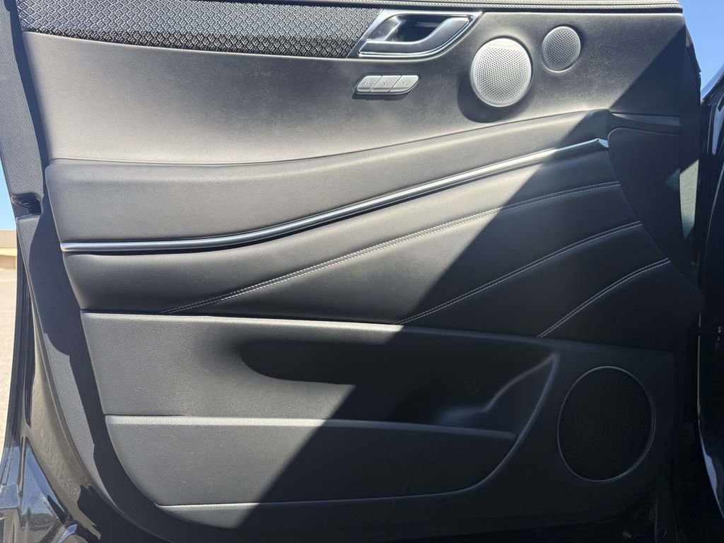 Used 2025 Genesis GV80 3.5T e-SC image 12