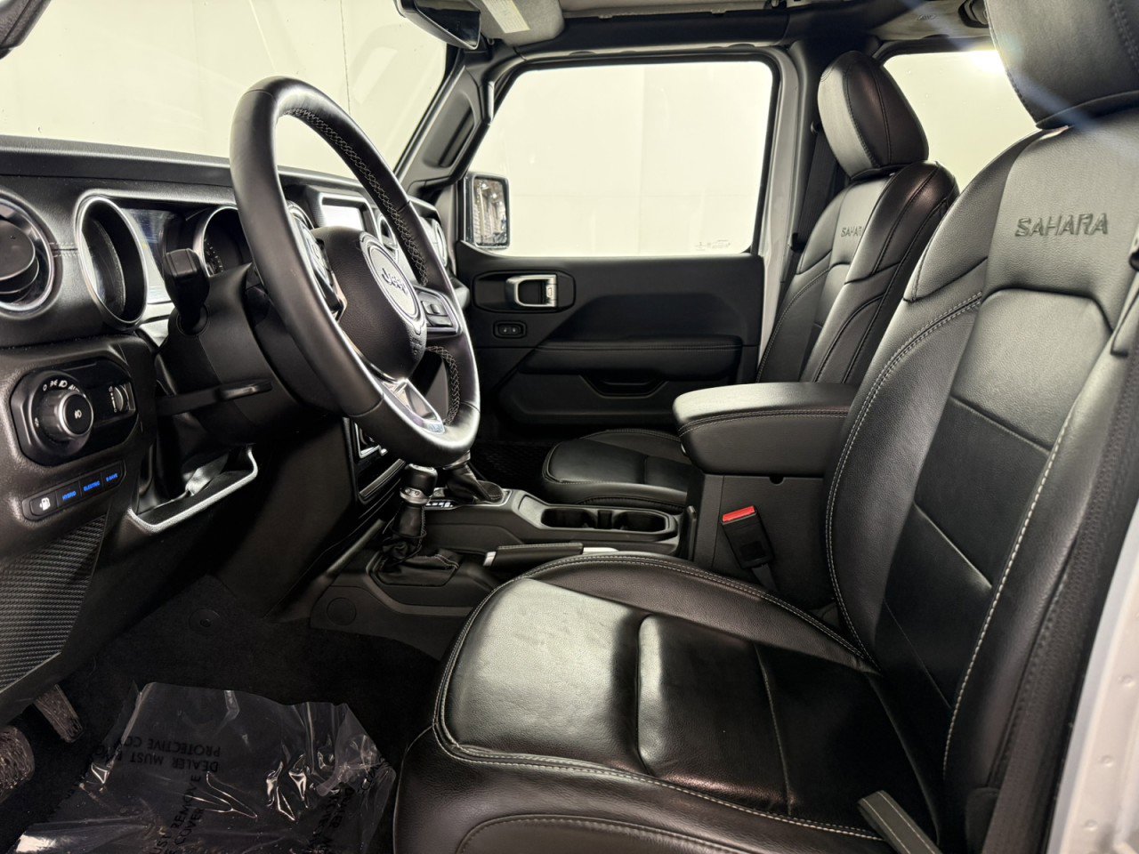 Used 2023 Jeep Wrangler Sahara w/ Cold Weather Group image 14