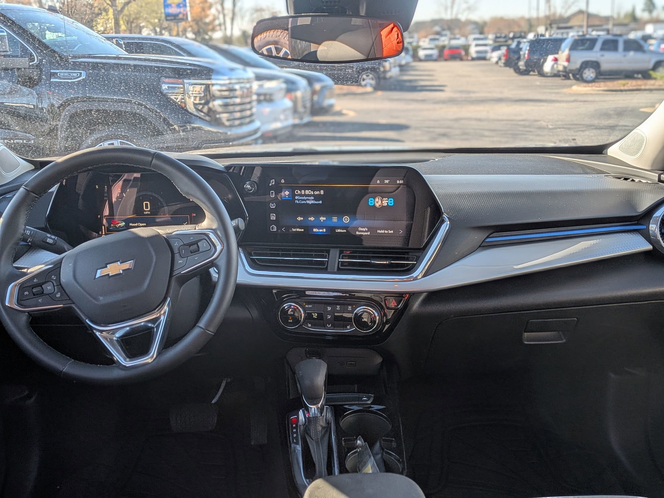 Used 2025 Chevrolet Trax LT w/ LT Convenience Package image 19