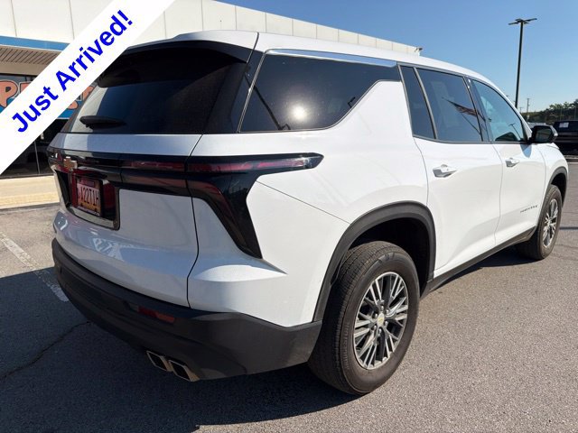 Used 2024 Chevrolet Traverse LS FWD image 3