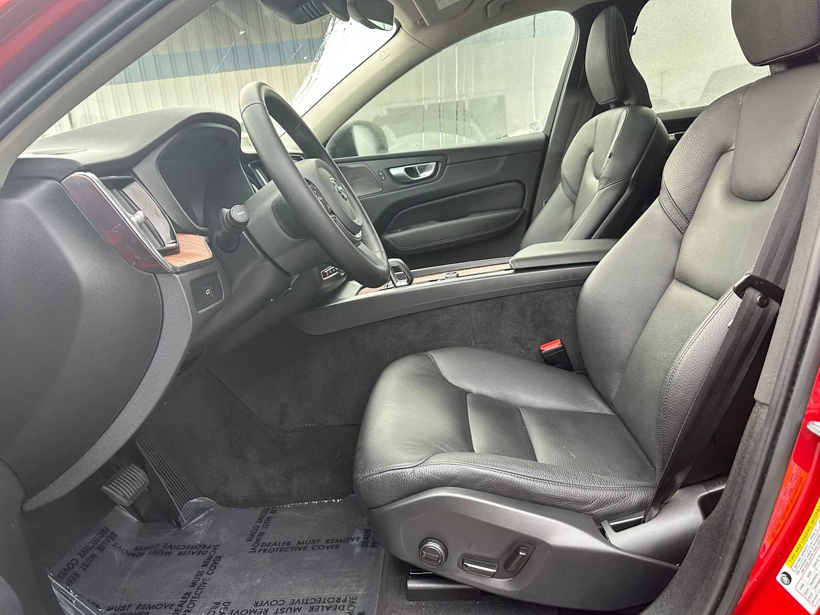 Certified 2023 Volvo XC60 B5 Plus w/ Climate Package image 18