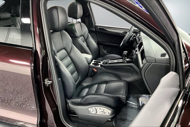 Used 2023 Porsche Macan Turbo AWD/4WD image 27