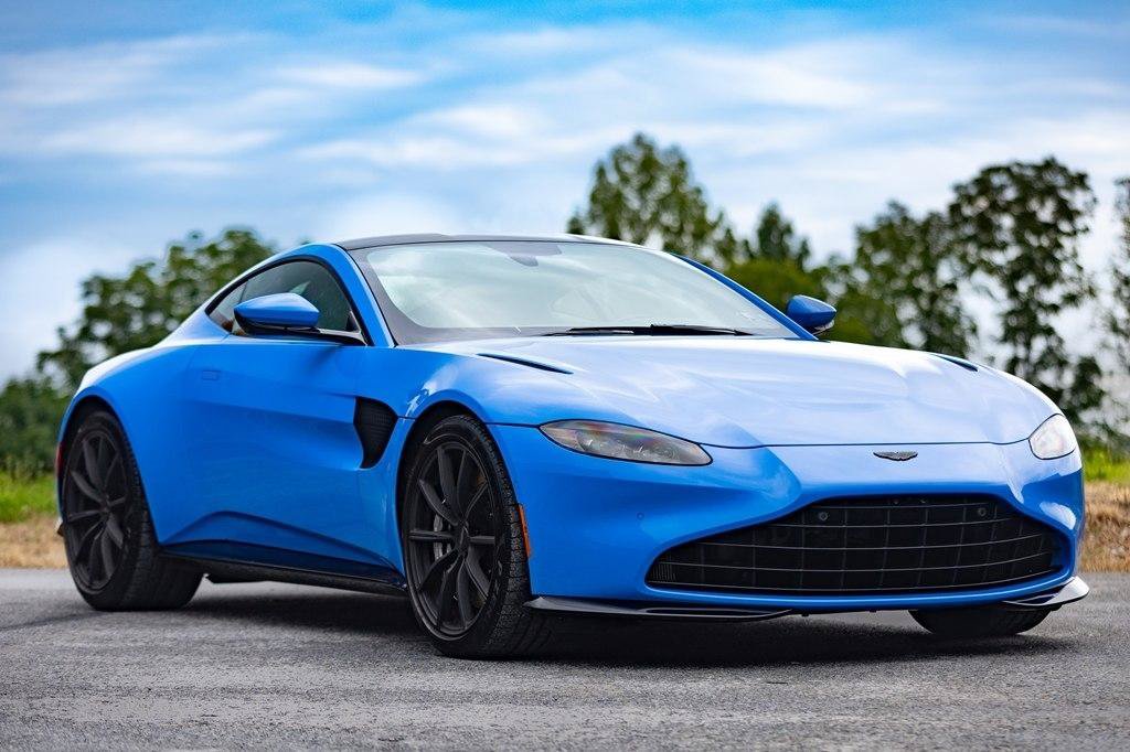 Used 2021 Aston Martin V8 Vantage Coupe RWD image 3