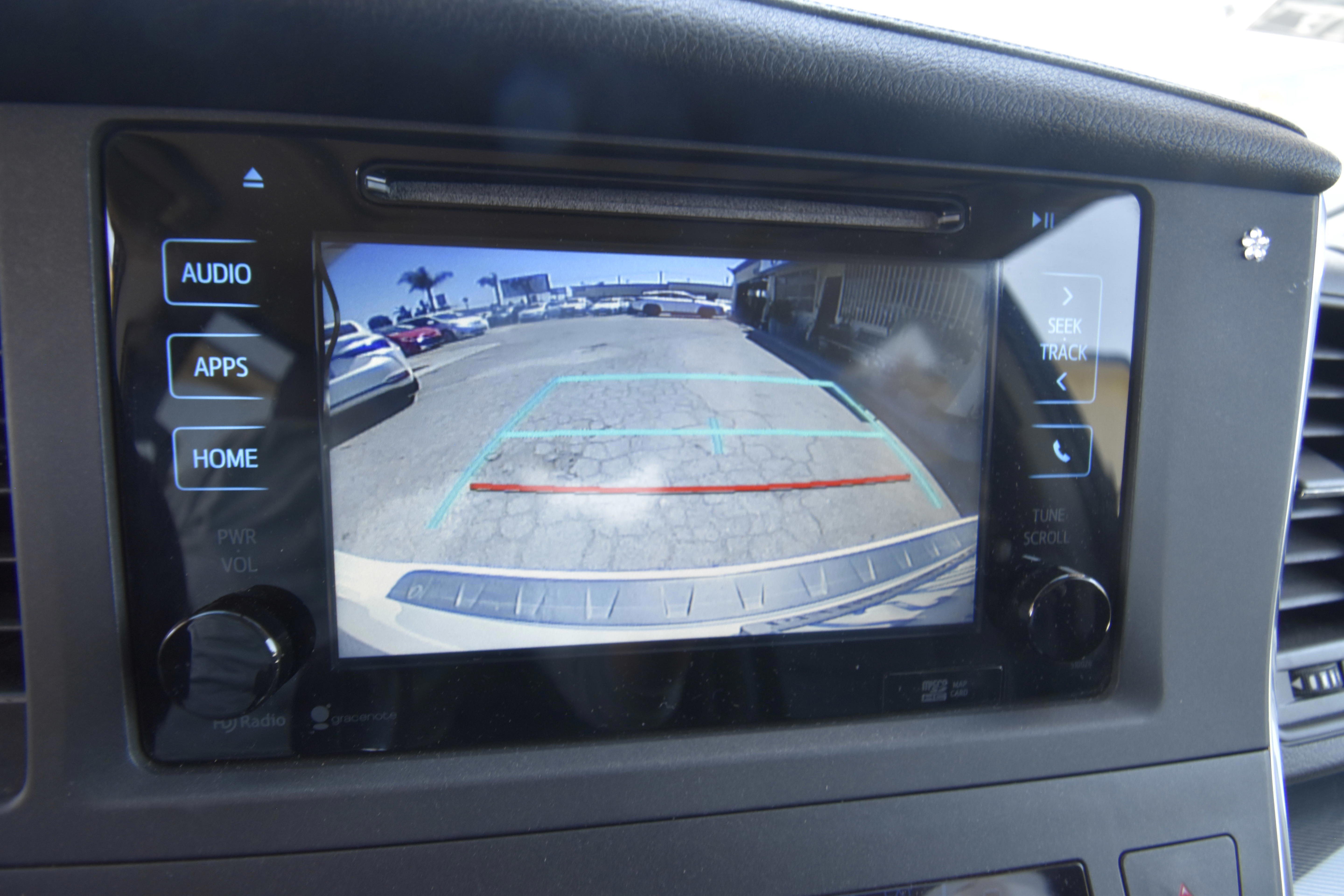 Used 2015 Toyota Sienna SE Premium FWD image 18