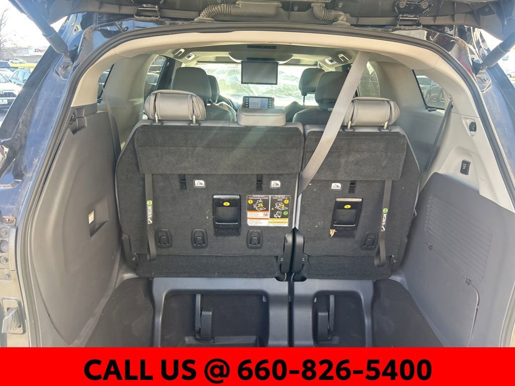 Used 2022 Toyota Sienna Limited image 12