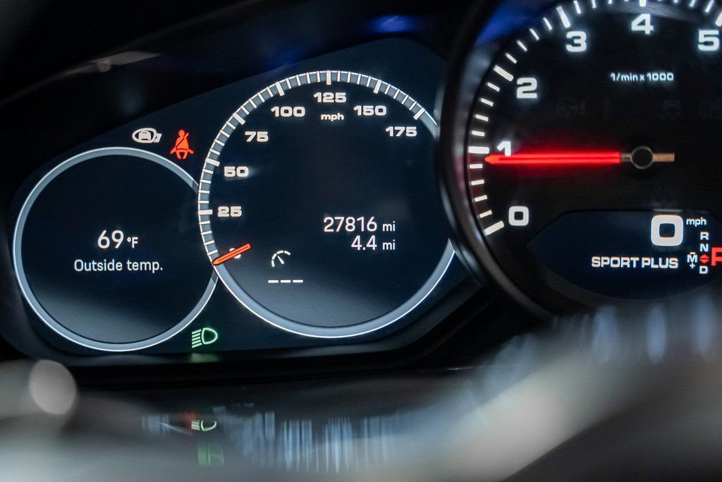 Used 2023 Porsche Cayenne Platinum Edition image 46