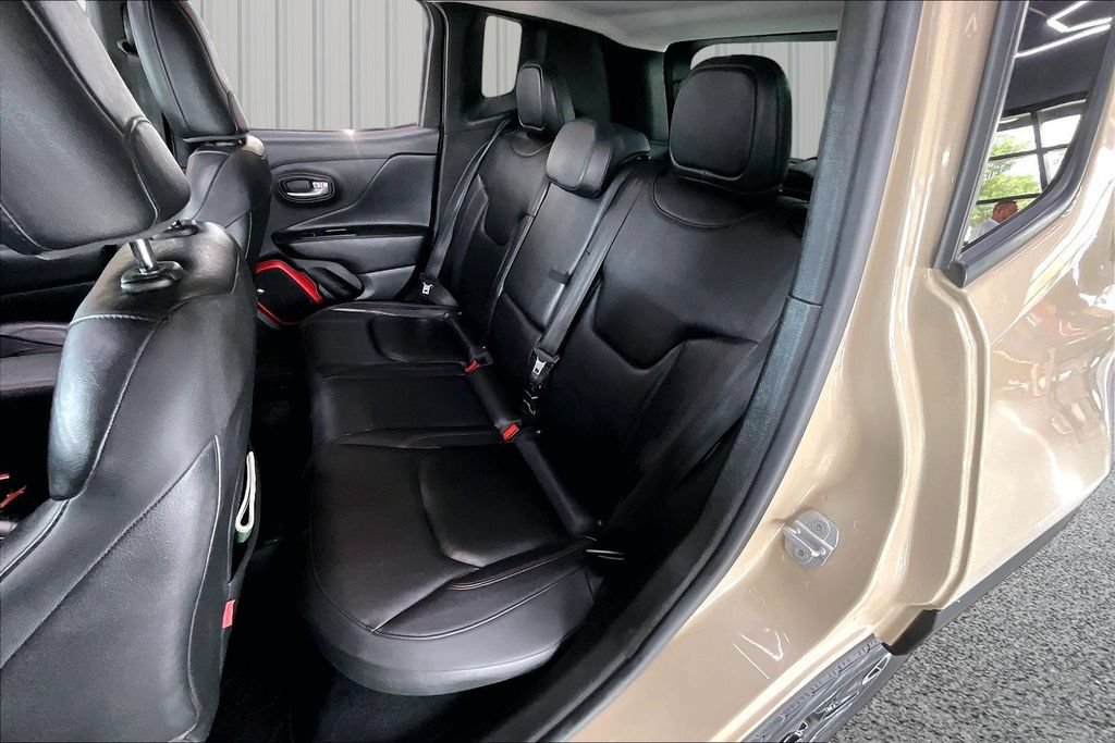Used 2016 Jeep Renegade Trailhawk AWD/4WD image 21