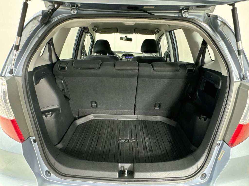 Used 2011 Honda Fit Sport image 27