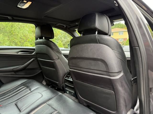 Used 2018 BMW 540i xDrive w/ M Sport Package image 28