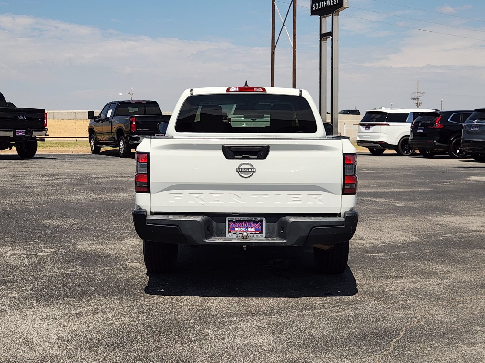 Used 2022 Nissan Frontier S RWD image 8