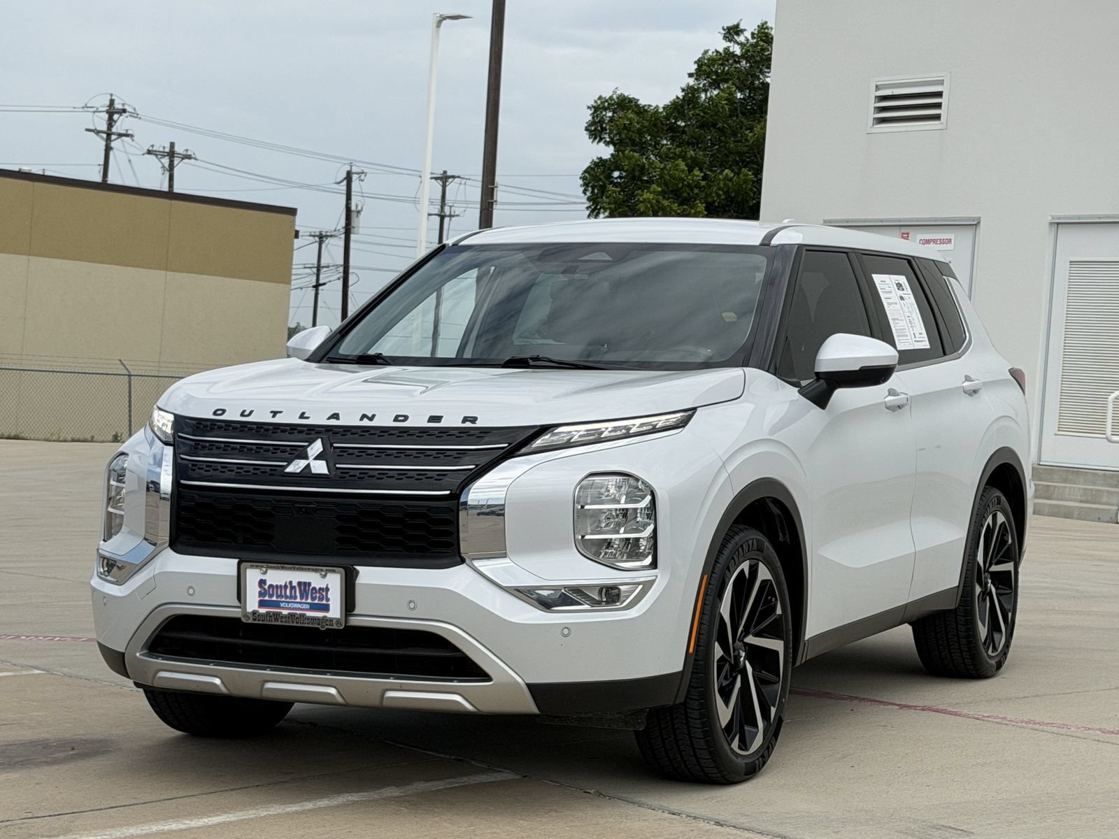 Used 2023 Mitsubishi Outlander SE FWD image 9