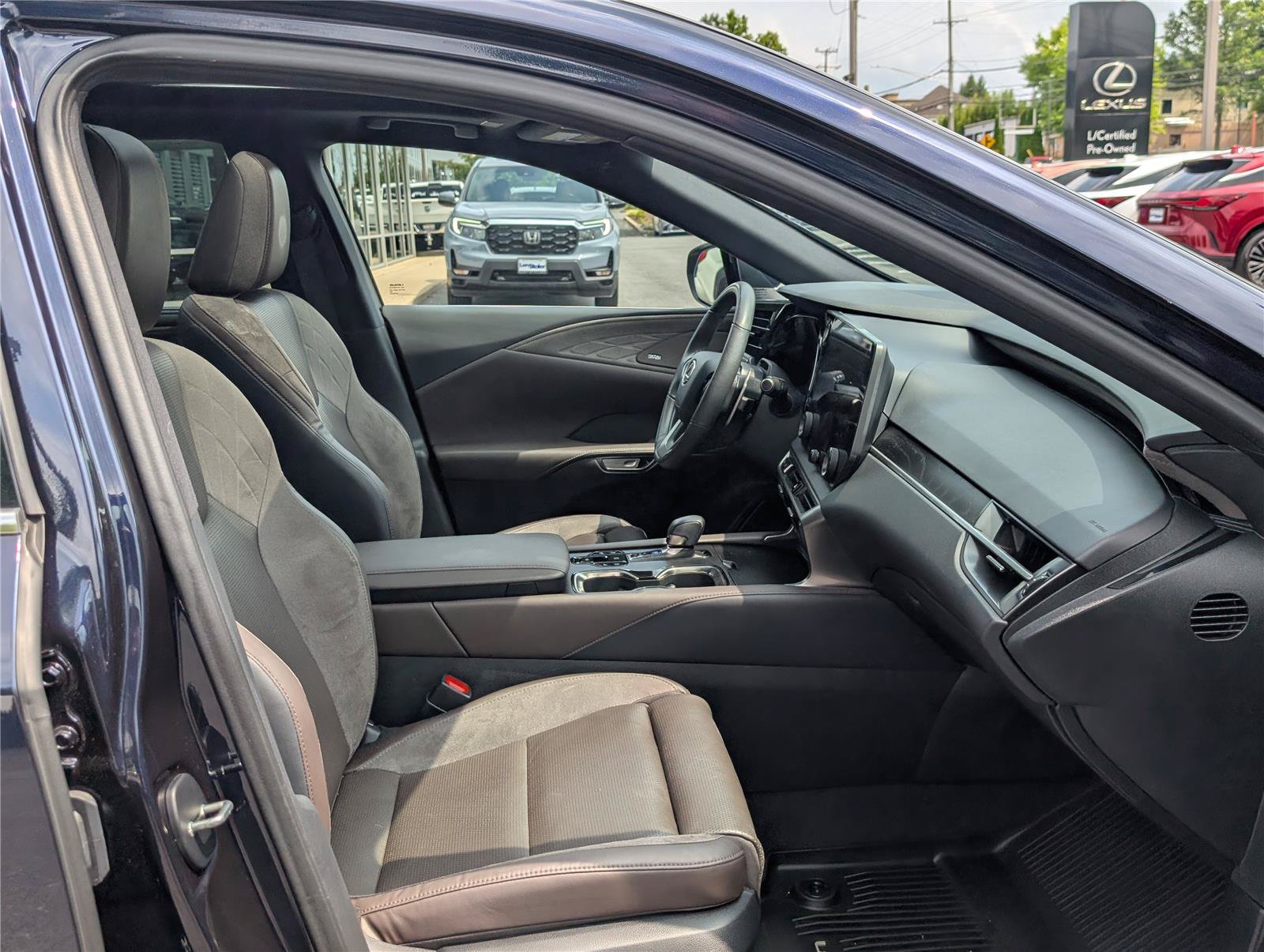 Certified 2024 Lexus RX 350 AWD w/ Convenience Package image 11