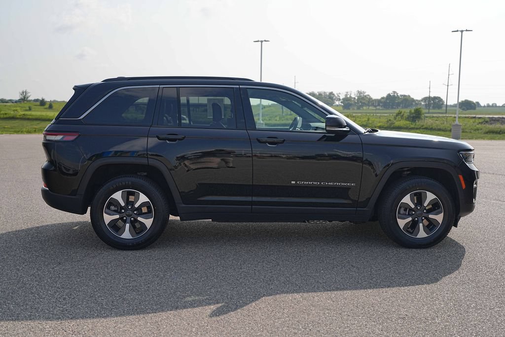 Used 2024 Jeep Grand Cherokee Limited 4xe AWD/4WD image 5