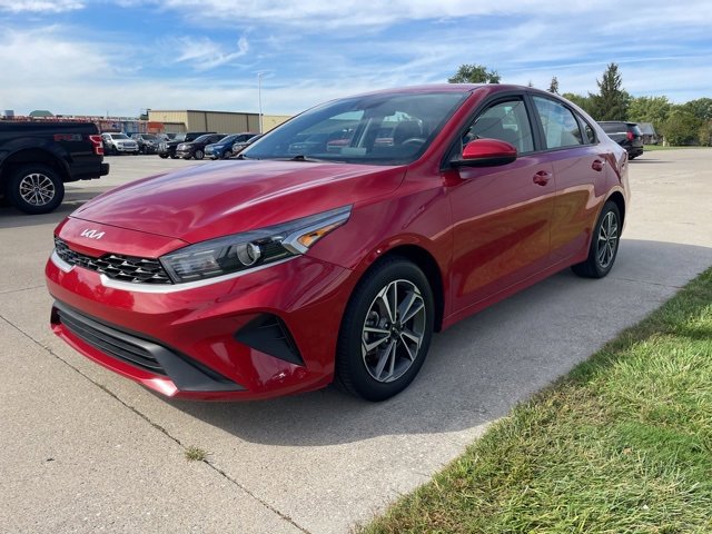 Used 2023 Kia Forte LXS image 7