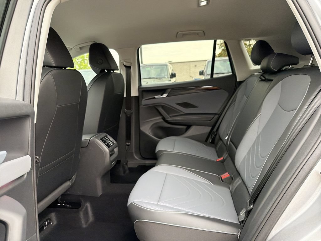 New 2026 Volkswagen Tiguan SE FWD image 13