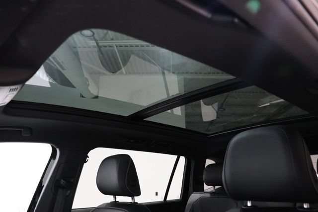 Used 2023 Volkswagen Tiguan SE R-Line FWD image 29