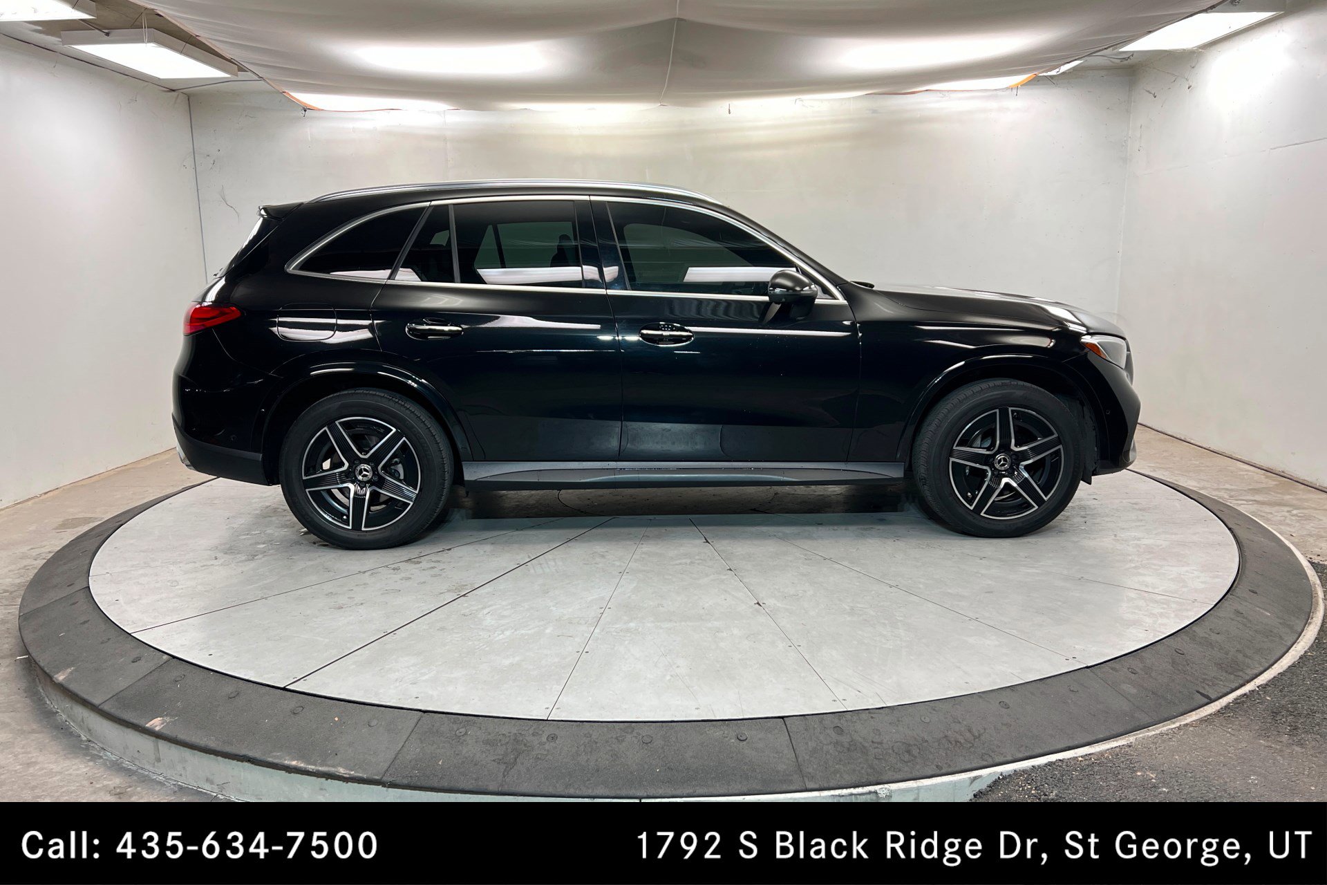 Used 2023 Mercedes-Benz GLC 300 w/ AMG Line image 6